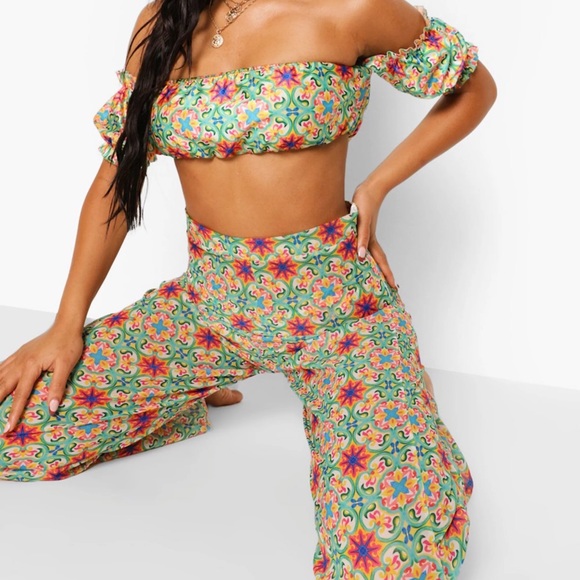 Top and Pant Set seen on Haley Ferguson M - Picture 9 of 12